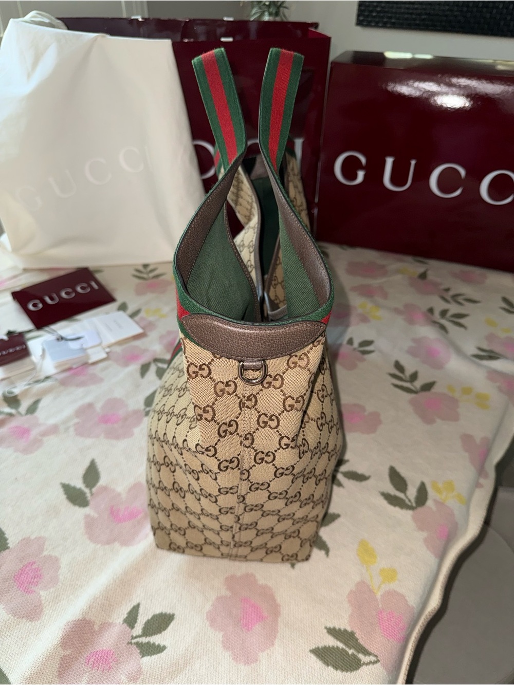 Authentic Gucci Giglio large GG canvas tote bag with with detachable pouch. - Picture 6 of 17